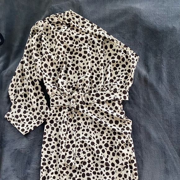 Stone Dalmatian One Shoulder Tie Waist Midi Dress - Pretty Little Things - Picture 9 of 9